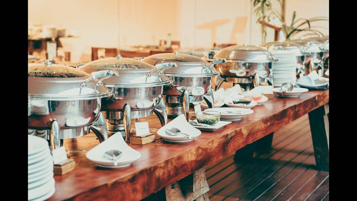 Challenges of Hosting a Business Event Without Catering Service